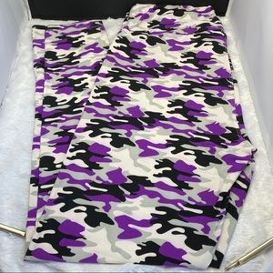 LuLaRoe T/C Camo leggings